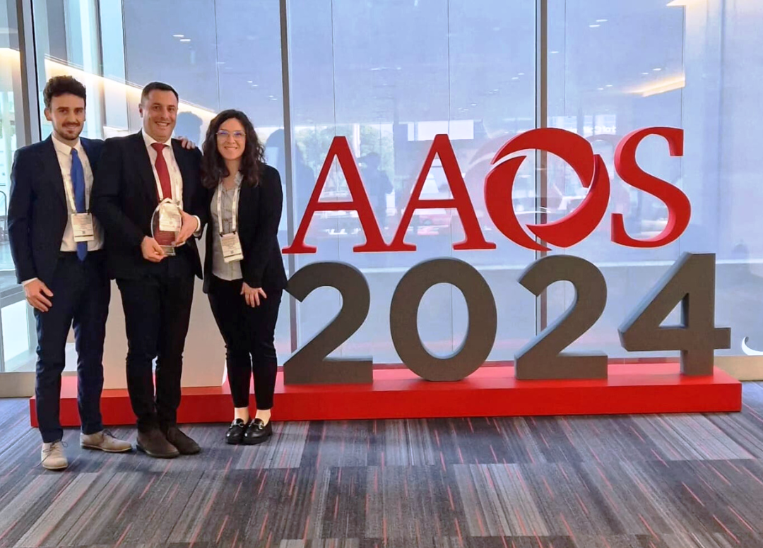 Una delle équipe del Rizzoli premiate all'American Academy of Orthopaedic Surgeons 2024, quella dell'Ortopedia e Traumatologia Pediatrica (da sinistra: Dr. Alessandro Depaoli, Dr. Giovanni Trisolino, Ing. Maria Chiara Menozzi)