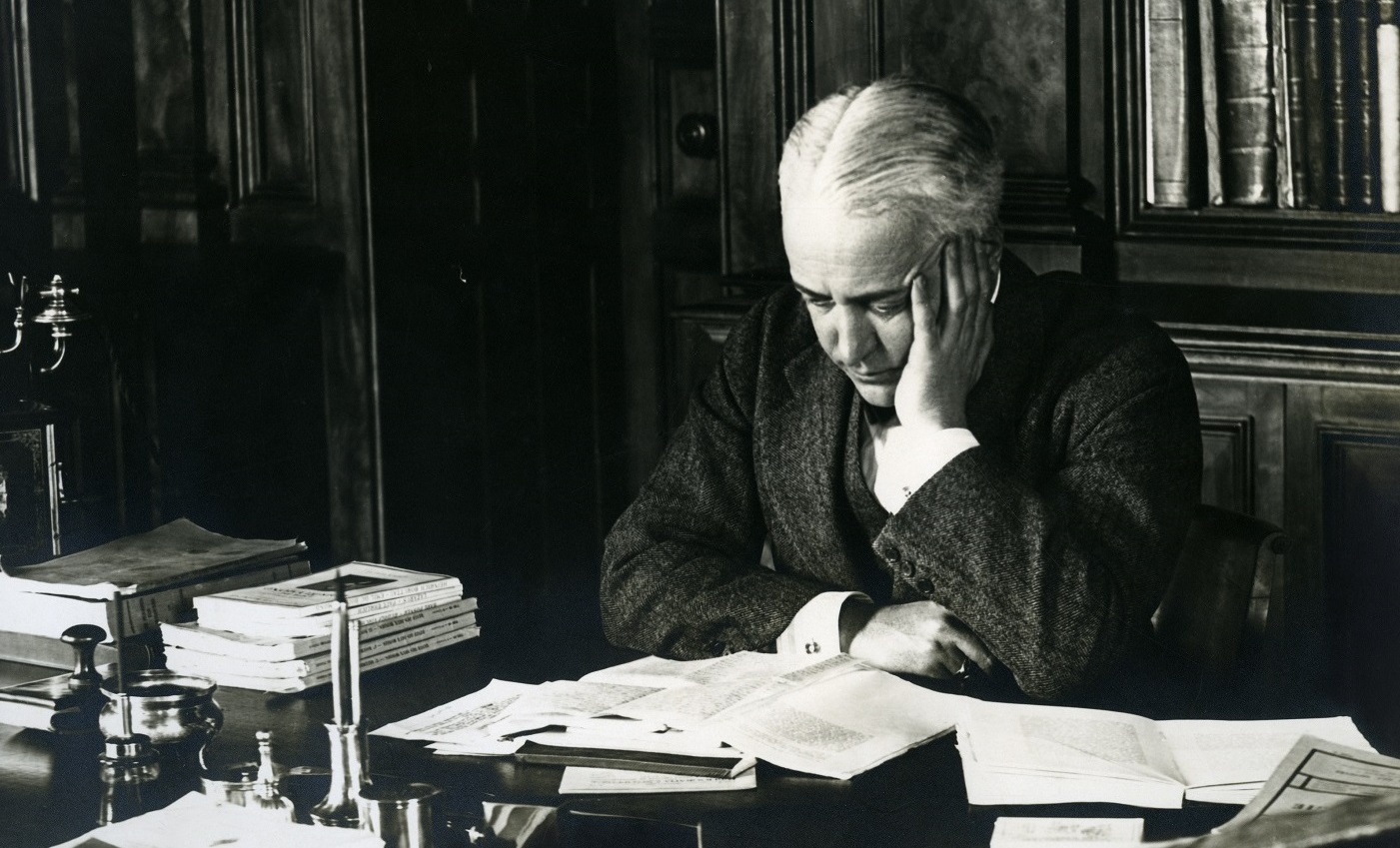 Vittorio Putti in his studio at Rizzoli