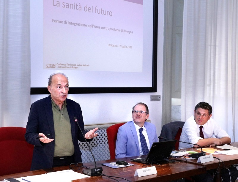 Un momento della conferenza stampa a Palazzo Malvezzi. Da sinistra l'assessore regionale Servio Venturi, il presidente della CTSSM Giuliano Barigazzi e il Rettore dell'Università di Bologna Francesco Ubertini