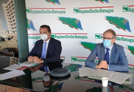 L’assessore regionale alle Politiche per la salute, Raffaele Donini, e il presidente della Conferenza territoriale sociale e sanitaria metropolitana, Giuliano Barigazzi